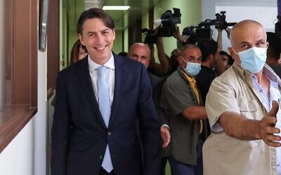 Le conseiller américain pour la sécurité énergétique Amos Hochstein arrive à une réunion à Beyrouth le 31 juillet 2022. (Crédit : Anwar AMRO/AFP)