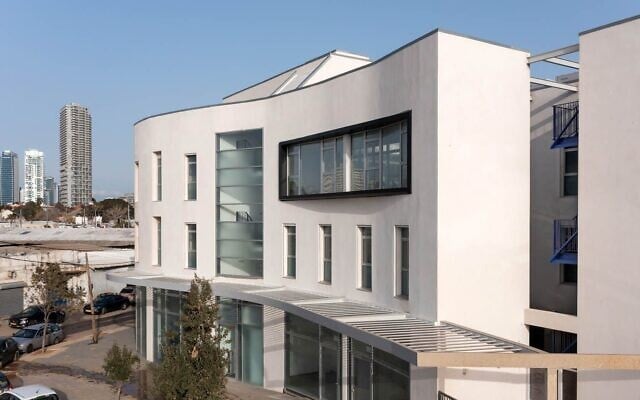 Le nouveau centre pour les sans-abris ouvert dans le sud de Tel Aviv, au mois d'août 2022. (Crédit : Yoav Messer Architects, Ltd.) Le nouveau centre pour les sans-abris ouvert dans le sud de Tel Aviv, au mois d'août 2022. (Crédit : Yoav Messer Architects, Ltd.)