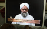 Ayman al-Zawahri d'Al-Qaida s'exprime à Islamabad, au Pakistan, le 20 juin 2006. (Crédit : AP Photo/B.K.Bangash, File)