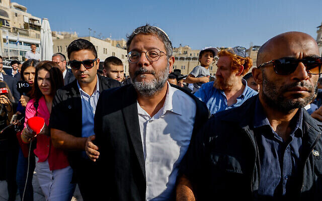 Le député d'extrême droite Itamar Ben Gvir arrive au mont du Temple dans la Vieille Ville de Jérusalem, le 7 août 2022. (Olivier Fitoussi/Flash90)