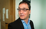 David Laniado, candidat aux élections primaires du Likud, arrivant pour une audience au tribunal de district de Tel Aviv, le 9 août 2022. (Crédit : Avshalom Sassoni/Flash90)
