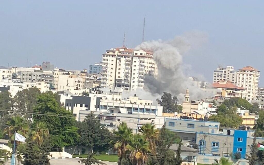 Un site dans le nord de Gaza frappé par l'armée israélienne, le 5 août 2022. (Crédit : réseaux sociaux)