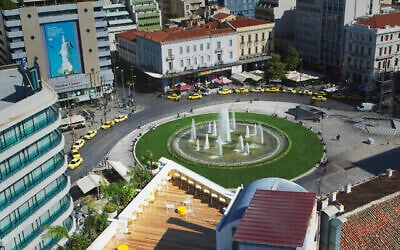 Omonia Square, carrefour du centre d’Athènes et emplacement de deux hôtels Brown. (Crédit : Brown Hotels)