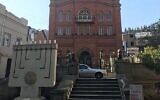 La grande synagogue géorgienne, construite dans les années 1800, et utilisée jusqu'à aujourd'hui par la communauté juive de Tbilissi. (Crédit : Jessica Steinberg/Times of Israel)