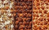 Un plateau de rugelach du chef pâtissier Shy Golan, qui sera vendu dans une boutique éphémère au Café Asif, à Tel Aviv, les 25 et 26 août 2022. (Crédit : Shy Golan)
