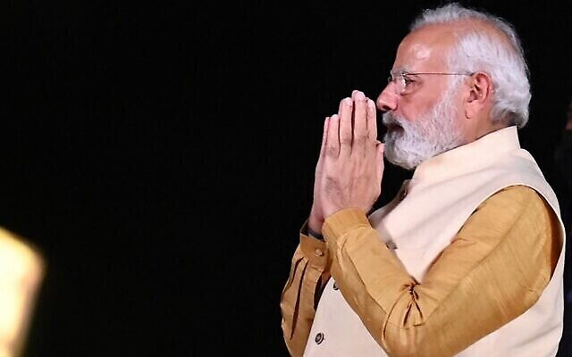 Le Premier ministre indien Narendra Modi arrivant pour dévoiler la statue du héros de l'indépendance indienne Subhas Chandra Bose près de l'India Gate, à New Delhi, le 8 septembre 2022. (Crédit : Money Sharma/AFP) Le Premier ministre indien Narendra Modi arrivant pour dévoiler la statue du héros de l'indépendance indienne Subhas Chandra Bose près de l'India Gate, à New Delhi, le 8 septembre 2022. (Crédit : Money Sharma/AFP)
