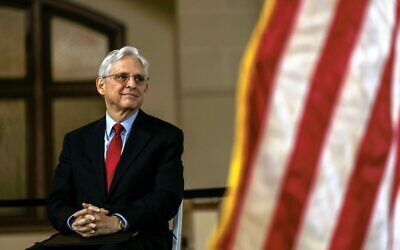 Le ministre de la Justice des États-Unis, Merrick Garland, assiste à un service de naturalisation lors de la célébration de la semaine de la constitution et de la journée de la citoyenneté à Ellis Island, New York, le 17 septembre 2022. (Crédit : Alex Kent / AFP)