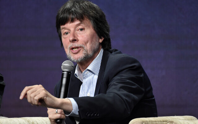 Le réalisateur Ken Burns lors d'une table ronde pendant le Television Critics Association Summer Press Tour, à Beverly Hills, en Californie, le 29 juillet 2019. (Crédit : Chris Pizzello/Invision/AP)