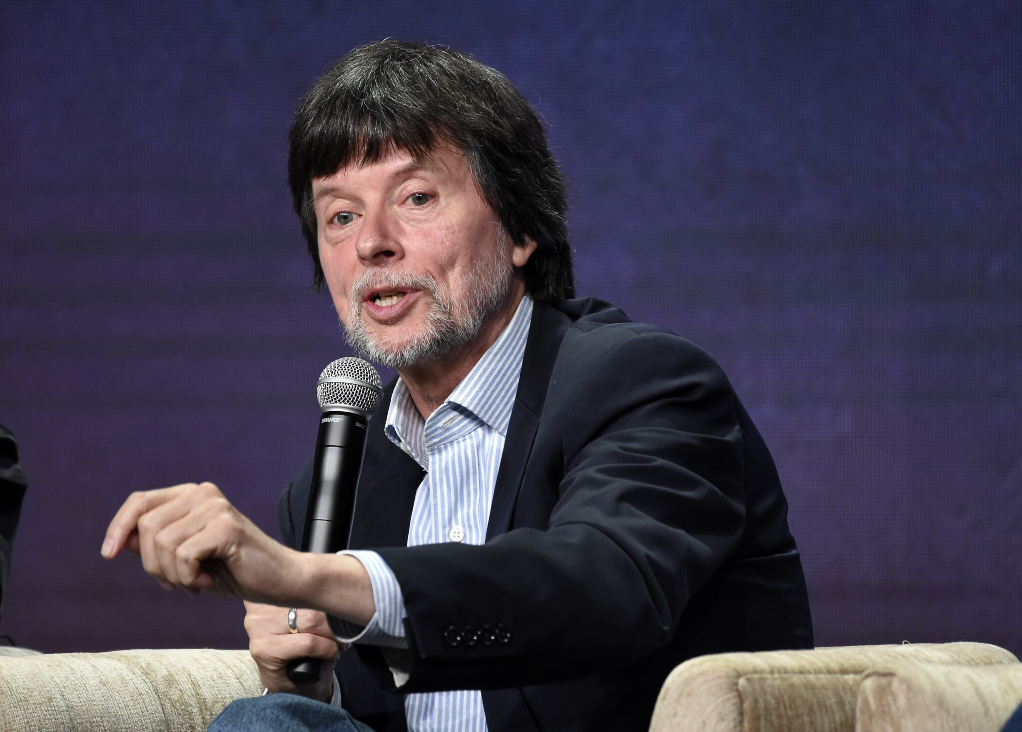 Le réalisateur Ken Burns lors d'une table ronde pendant le Television Critics Association Summer Press Tour, à Beverly Hills, en Californie, le 29 juillet 2019. (Crédit : Chris Pizzello/Invision/AP)