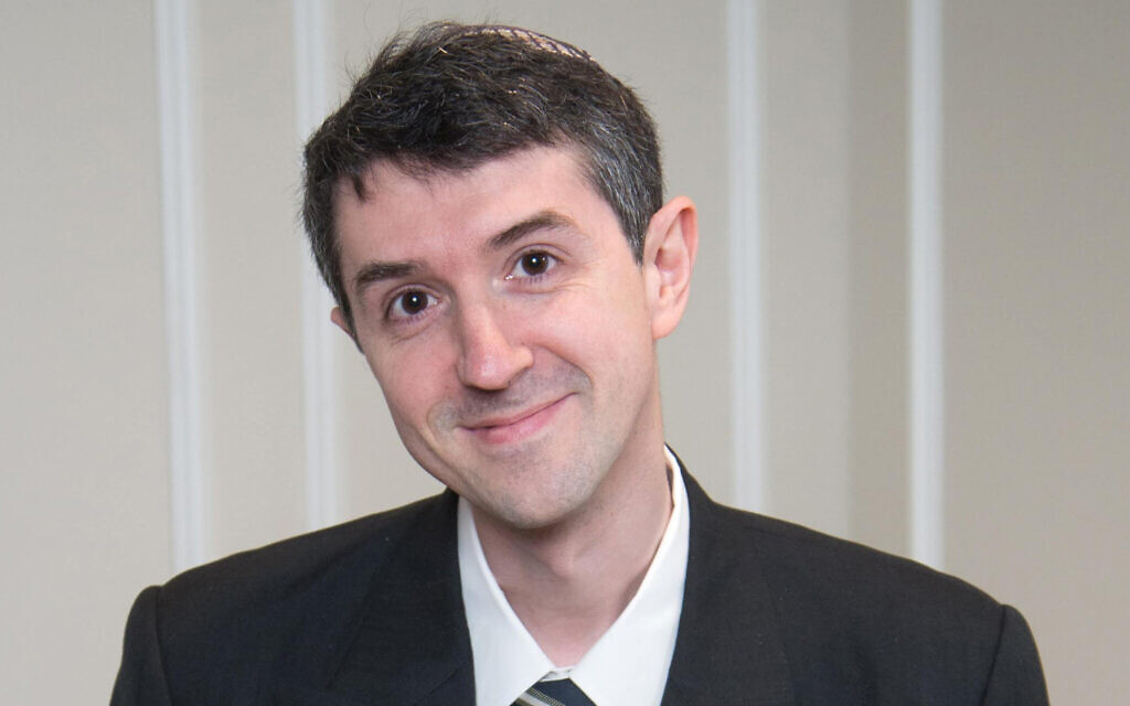 Le rabbin Sorin Rosen est le plus jeune grand rabbin de Roumanie. (Crédit : Rabbin Sorin Rosen/JTA)
