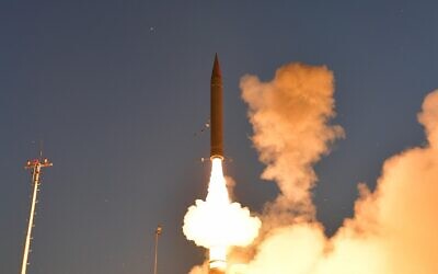 Israël et les États-Unis effectuant un test réussi de leur système de défense antimissile avancé Arrow 3, le 22 janvier 2019. (Crédit : Organisation de défense antimissile/Ministère de la Défense)