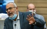 Le député de la Liste arabe unie, Osama Saadi, lors d’une réunion de comité à la Knesset, le 5 juillet 2021. (Crédit : Yonatan Sindel/Flash90)