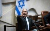 Le député Meir Yitzhak Halevi prend la parole lors d'une réunion plénière de la Knesset, le 11 octobre 2021. (Crédit : Yonatan Sindel/Flash90)
