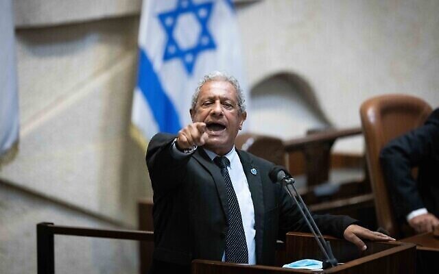 Le député Meir Yitzhak Halevi prend la parole lors d'une réunion plénière de la Knesset, le 11 octobre 2021. (Crédit : Yonatan Sindel/Flash90)