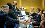 Des membres du parti Balad déposent leur liste en vue des prochaines élections, à la Knesset, Jérusalem, le 15 septembre 2022. La troisième personne à gauche de la photo est le chef du parti, Sami Abou Shahadeh. (Crédit : Yonatan Sindel/Flash90)