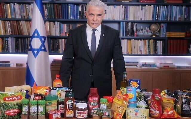Le Premier ministre Yair Lapid dévoile une initiative visant à réduire le prix des aliments, le 28 septembre 2022. (Autorisation) Le Premier ministre Yair Lapid dévoile une initiative visant à réduire le prix des aliments, le 28 septembre 2022. (Autorisation)