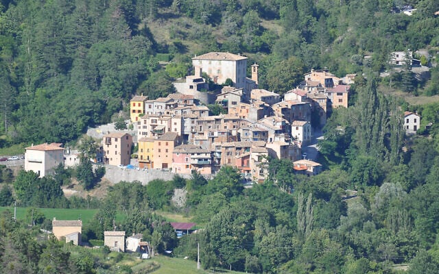 Le village de Sausses, dans les Alpes-de-Haute-Provence. (Crédit : Alpes-de-Haute-Provence / CC BY 2.0)