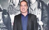 Ben Cosgrove lors d'une projection spéciale de "Black Christmas", à Los Angeles, le 5 décembre 2019. (Crédit : Rachel Luna/Getty Images/JTA)