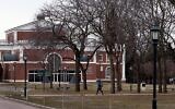 Illustration : Campus de l’Université du Vermont à Burlington, Vermont, le 11 mars 2020. (Crédit : AP Photo/Charles Krupa)
