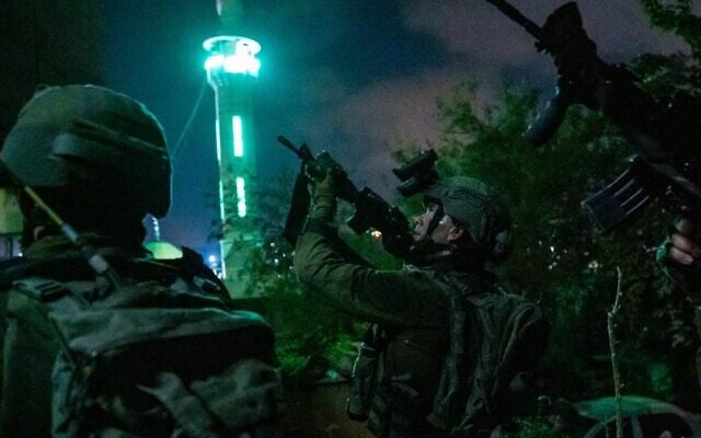 Des soldats israéliens opèrent en Cisjordanie, le 7 septembre 2022. (Crédit : armée israélienne)