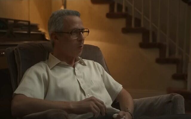 Jeremy Strong incarne un père juif dans 'Armageddon Time.' (Capture d'écran YouTube) Jeremy Strong incarne un père juif dans 'Armageddon Time.' (Capture d'écran YouTube)