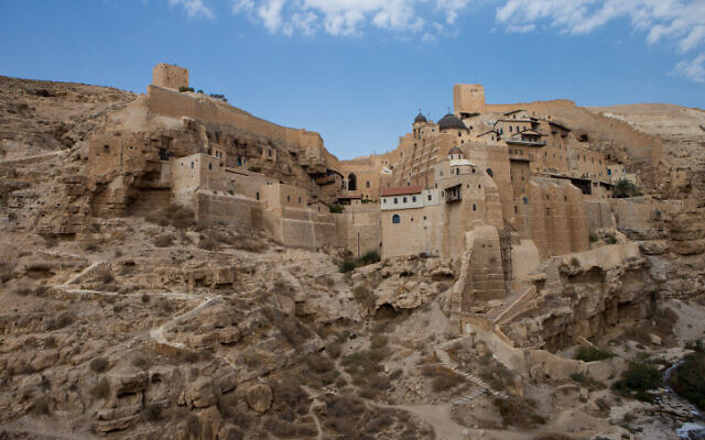 Le monastère de Mar Saba, dans le désert de Judée, le 28 octobre 2017. (Crédit : Maor Kinsbursky/FLASH90/Dossier) Le monastère de Mar Saba, dans le désert de Judée, le 28 octobre 2017. (Crédit : Maor Kinsbursky/FLASH90/Dossier)