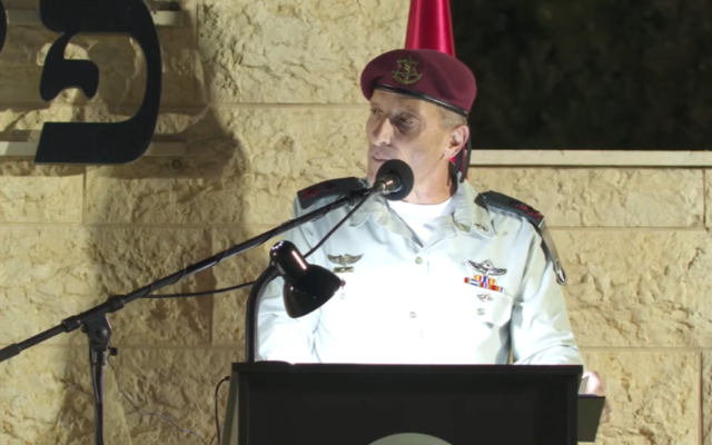Le général de division Amir Baram prend la parole lors d'une cérémonie à la base du Commandement nord des FDI à Safed, le 11 septembre 2022. (Crédit : Tsahal) Le général de division Amir Baram prend la parole lors d'une cérémonie à la base du Commandement nord des FDI à Safed, le 11 septembre 2022. (Crédit : Tsahal)