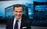 Ulf Kristersson, leader du parti modéré en Suède, photographié dans un studio avant un débat avec d'autres leaders de partis, organisé par SVT, à Stockholm, avant les élections générales, le  9 septembre 2022. (Crédit : Jonathan Nackstrand/AFP)