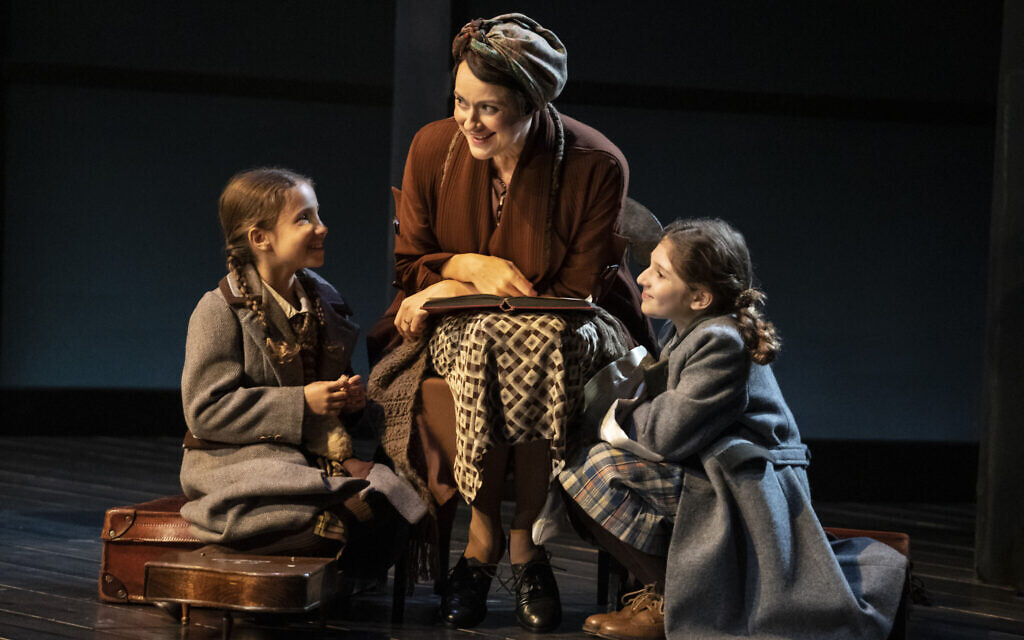  Une scène de la production de Broadway de la pièce de Tom Stoppard "Leopoldstadt", en octobre 2022. (Crédit : Joan Marcus)