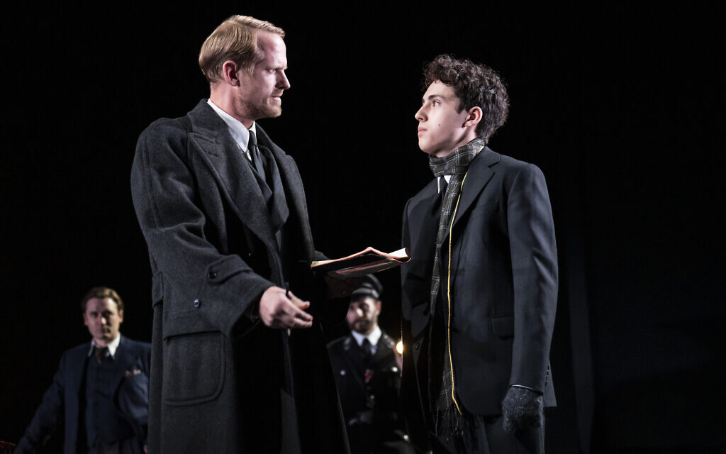  Une scène de la production de Broadway de la pièce de Tom Stoppard "Leopoldstadt", en octobre 2022. (Crédit : Joan Marcus)