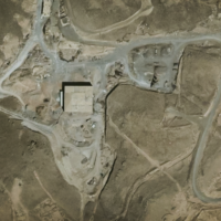 Le site du réacteur nucléaire syrien avant sa destruction par l'armée israélienne en 2007, vu par satellite (Crédit : Google Earth)