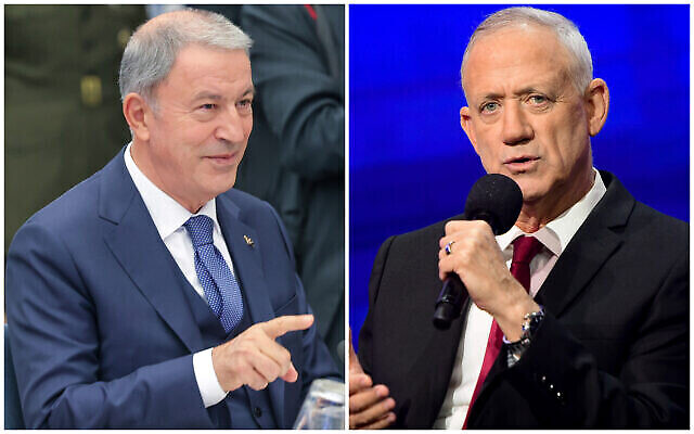 Le ministre turc de la Défense Hulusi Akar (à gauche) lors d'une réunion au siège de l'OTAN à Bruxelles, le 12 octobre 2022, et le ministre de la Défense Benny Gantz (à droite) lors d'une conférence à Rishon LeZion, le 20 octobre 2022. (AP Photo/Olivier Matthys ; Avshalom Sassoni/Flash90)