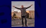 Holger Winterstein, élu de l'AFD, sur le Mémorial aux Juifs assassinés d'Europe, à Berlin. (Crédit : Capture d'écran Facebook)