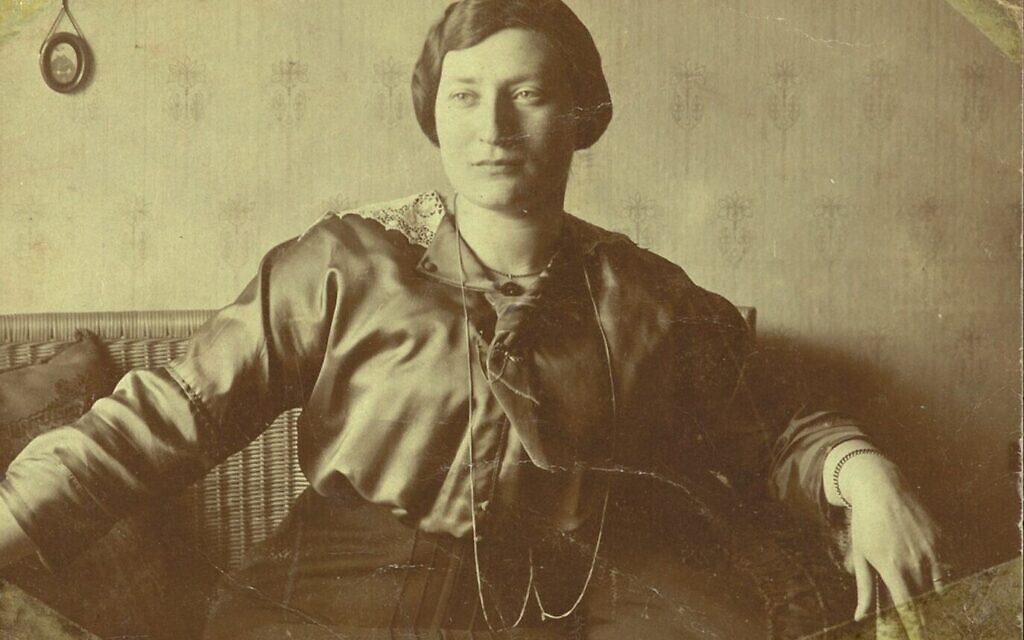  Dorothea Jacoby, vers 1911. (Crédit : Collections de la bibliothèque de la Shoah de Vienne)