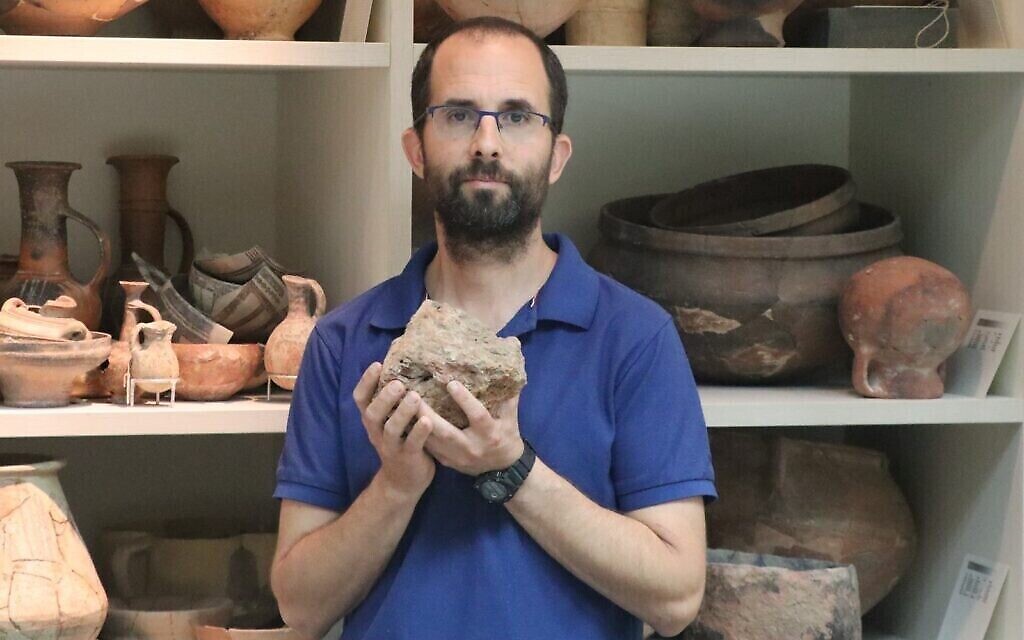 Le Dr Yoav Vaknin (Crédit : Université de Tel-Aviv)