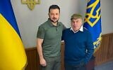 Le président ukrainien Volodymyr Zelensky (à gauche) et Natan Sharansky à Kiev, le 25 octobre 2022 (Crédit : Avec la permission du cabinet de la Présidence ukrainienne)