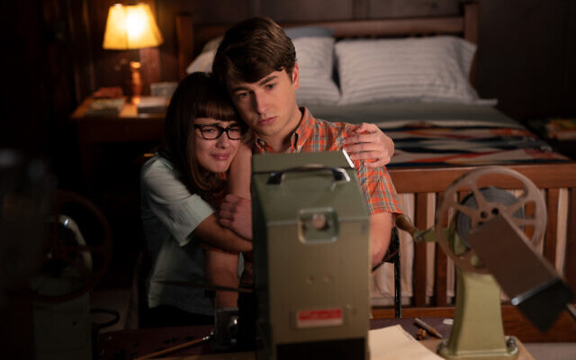 De gauche à droite : Reggie Fabelman (Julia Butters) et Sammy Fabelman (Gabriel LaBelle) dans 'The Fabelmans', co-écrit, produit et réalisé par Steven Spielberg. (Crédit : Autorisation/Universal Pictures)