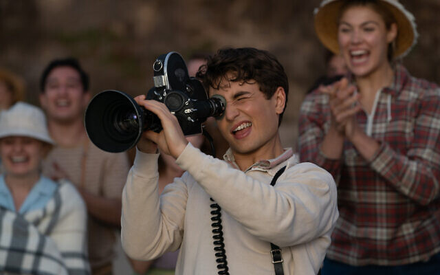 Gabriel LaBelle dans le rôle de Sammy Fabelman dans "Les Fabelmans", coécrit, produit et réalisé par Steven Spielberg. (Crédit : Autorisation/Universal Pictures)