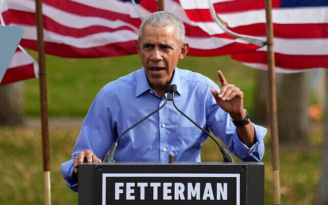 L’ex-président Barack Obama prend la parole lors d’un rassemblement de campagne en faveur du lieutenant-gouverneur de Pennsylvanie. John Fetterman, candidat Démocrate au Sénat américain, à Pittsburgh, le 5 novembre 2022. (Crédit : AP Photo/Gene J. Puskar) L’ex-président Barack Obama prend la parole lors d’un rassemblement de campagne en faveur du lieutenant-gouverneur de Pennsylvanie. John Fetterman, candidat Démocrate au Sénat américain, à Pittsburgh, le 5 novembre 2022. (Crédit : AP Photo/Gene J. Puskar)