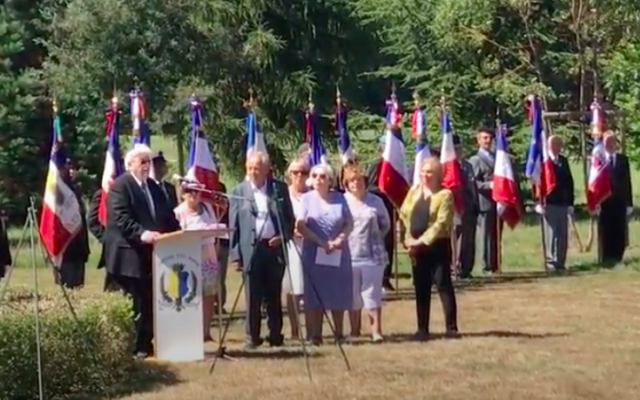 Jean-Bernard Lemmel s'exprime lors de l’hommage aux Justes de France, le 16 juillet 2017, à Thonon-les-Bains. (Crédit : Marc Escoubes / capture d’écran YouTube)