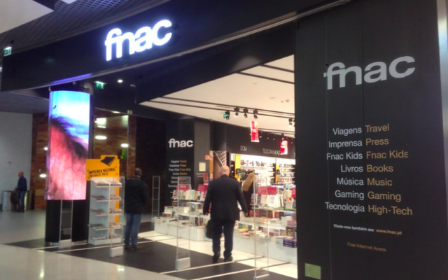 Un magasin Fnac à l'aéroport de Lisbonne. (Crédit : CC BY-SA 2.0)