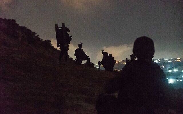 Des soldats israéliens opèrent en Cisjordanie, 19 septembre 2022. (Crédit : Armée israélienne)