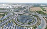 Vue d’architecte montrant comment les terrains dans et autour d’un grand carrefour à Gedera, au centre d’Israël, doivent être équipés de panneaux solaires. (Crédit : Netivei Israël)