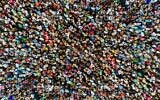 Une foule de personnes. (Crédit : Dmytro Varavin/iStock)