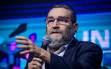 Le député Yahadout HaTorah, Moshe Gafni, lors d'une conférence à Tel Aviv, le 8 décembre 2022. (Crédit : Tomer Neuberg/Flash90)