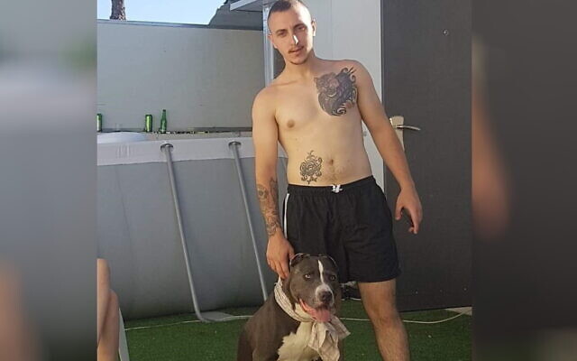 Adi Mizrahi, soupçonné d'avoir poignardé à mort Yuri Volkov à Holon, sur une photo non datée prise sur les réseaux sociaux. (Utilisé conformément à la clause 27a de la loi sur le droit d'auteur)