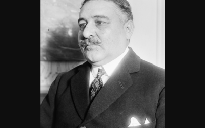 Léon Daudet en 1922. (Crédit : Agence Rol / Domaine public)
