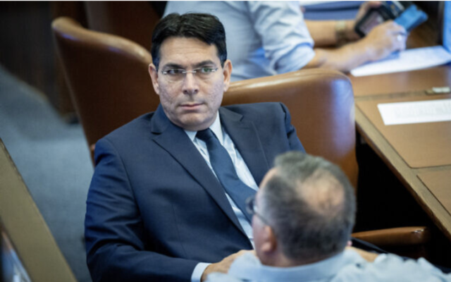 Le député du Likud Danny Danon, à la Knesset, à Jérusalem, le 13 décembre 2022. (Crédit : Yonatan Sindel/Flash90)
