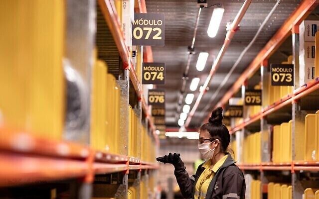 Intérieur d’un entrepôt Mercado Libre. (Avec l’aimable autorisation de Mercado Libre via la JTA)