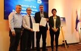Des chercheurs américains et israéliens annoncent la création du Sheba Pandemic Research Institute (SPRI) [Institut de Recherche Sheba sur les Pandémies], le 22 décembre 2022 (Courtoisie : Hôpital Sheba)